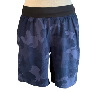 Lululemon sz M blue camouflage shorts